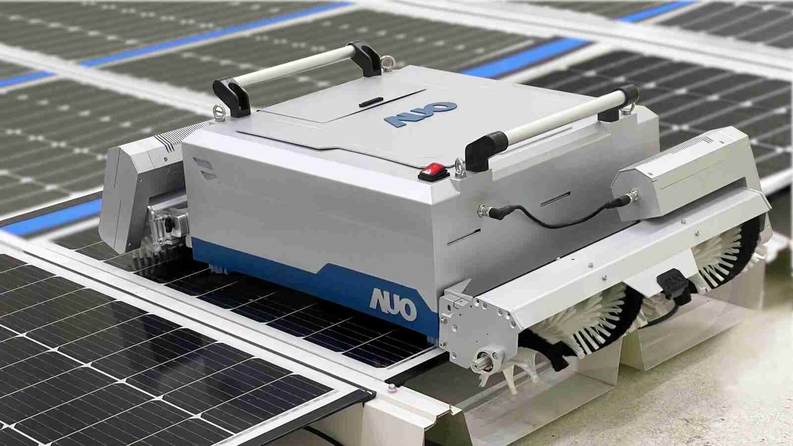 银河集团致力EPC场域技术升级，，导入清洁机器人搭配传感器与AI数据分析，，大幅减少维运成本